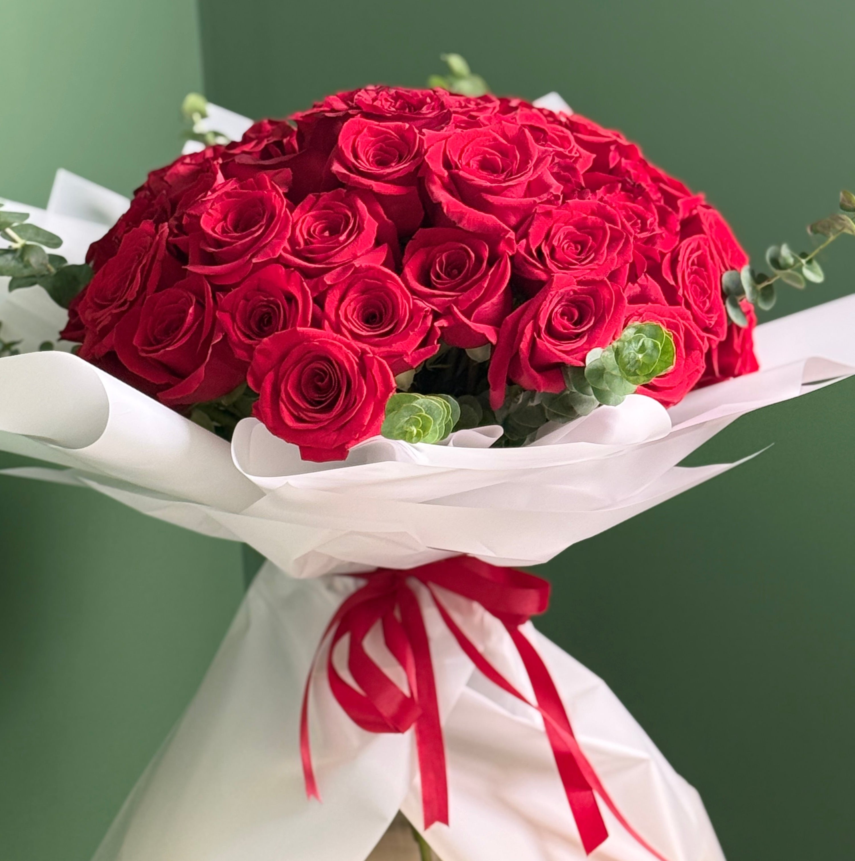 Blooms Culture Classic Romance 60 Red Roses Bouquet
